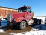 1990 VOLVO TRUCK  CUMMINGS ENGINE, 9 SPEED TRANSMISSION, TANDEM AXLE ON SPR