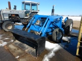 FORD INDUSTIAL 4600 TRACTOR  FRONT END LOADER AND BUCKET, TURF TIRES ON THE
