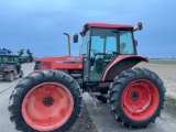 KUBOTA M900 WHEEL TRACTOR 2435+hours  MFWD, CAB, AC, 2 REMOTES, 4 SPEED TRA