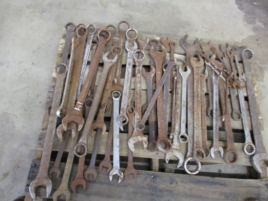 LOT OF WRENCHES