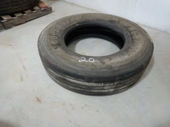 (1) GOODYEAR 11R22.5 TIRE