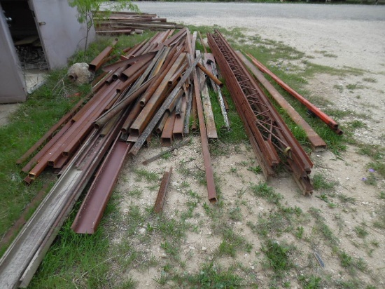 LOT OF ASSORTED PIPE, TUBING, & RAFTERS