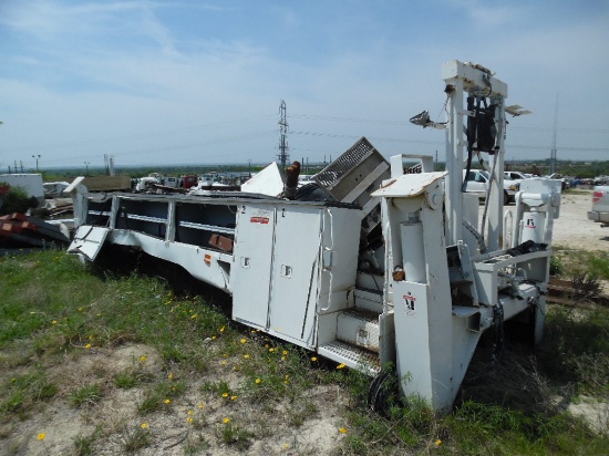 26' B&G UTILITY/BUCKET TRUCK BODY, 4 OUTRIGGERS, (WRECKED)