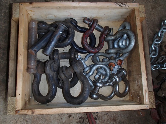 WOODEN BOX WITH CLEVIS & PINS