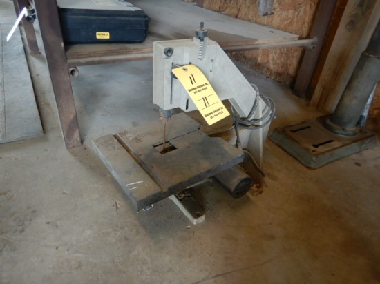 BLACK & DECKER BAND SAW