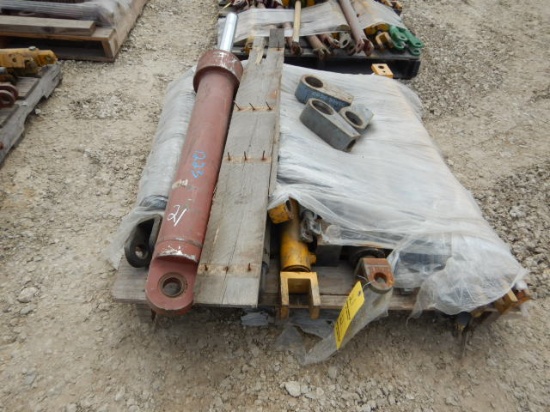 PALLET WITH MISCELLANEOUS HYDRAULIC CYLINDERS   LOAD OUT FEE: $5.00