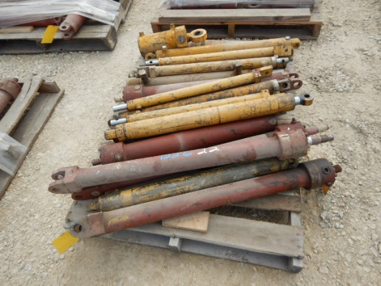 PALLET WITH MISCELLANEOUS HYDRAULIC CYLINDERS   LOAD OUT FEE: $5.00