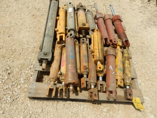 PALLET WITH MISCELLANEOUS HYDRAULIC CYLINDERS   LOAD OUT FEE: $5.00
