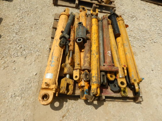 PALLET WITH MISCELLANEOUS HYDRAULIC CYLINDERS   LOAD OUT FEE: $5.00