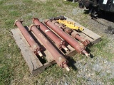 PALLET WITH HYDRAULIC CYLINDERS  AND MISCELLAEOUS