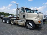 2000 FREIGHTLINER FLD TRUCK TRACTOR, 624k+ mi,  TRI-AXLE, DAY CAB, CATERPIL