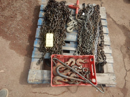 PALLET WITH SHORT CHAINS AND HOOKS