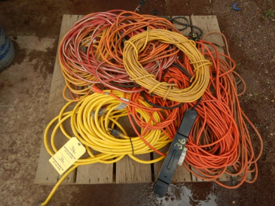 PALLET WITH EXTENSION CORDS