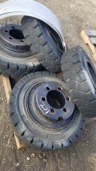 2008 NISSAN 60 FORKLIFT TIRES / WHEELS / FENDERS