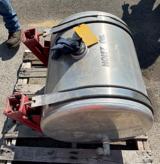 (1) Aluminum 40 Gal hyd  Oil tank 40, Frame mounts, Ball Valve, LOAD OUT FE