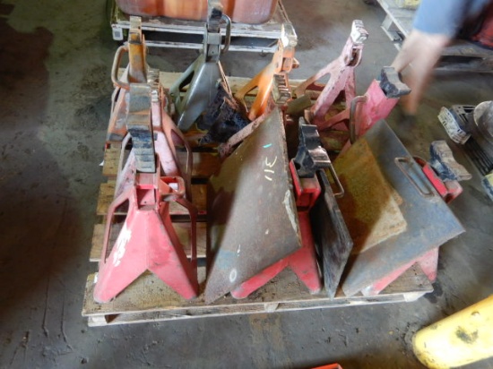 PALLET WITH JACK STANDS  & MISCELLANEOUS