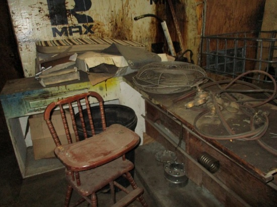 METAL TABLE
