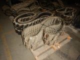 SET OF 350 X 52.5 RUBBER TRACKS