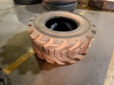 (1) 385/65D19.5 TIRE