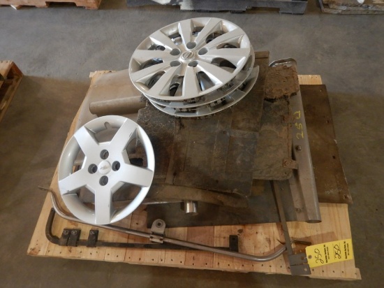 PALLET WITH MUD FLAPS, HUBCAPS, QUARTER FENDERS