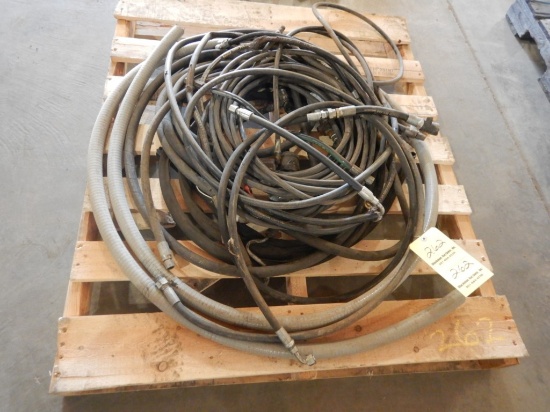 PALLET WITH HYDRAULIC HOSES