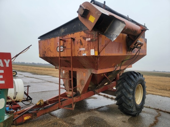 GRAIN GIANT GRAIN CART  550 BUSHELL, PTO SHAFT IN THE TRAILER S# 01319