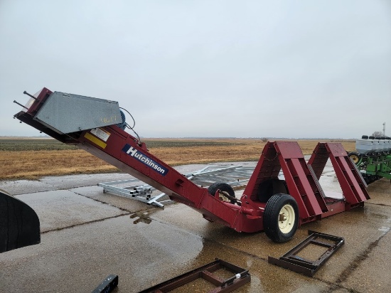 HUTCHINSON DRIVE OVER GRAIN CONVEYOR  NEW CHAINS,