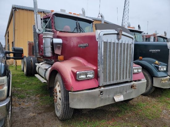 2000 KENWORTH W900B TRUCK TRACTOR, 543,805 Miles on Odometer (Not Verified)