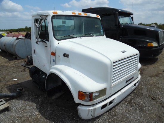 1998 INTERNATIONAL 4700  CAB CUT OFF, T444E DIESEL ENGINE, NO TRANSMISSION,