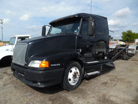1999 VOLVO VNL64T  SLEEPER CAB CUTOFF, VE D12.1L DIESEL, NO TRANSMISSION, U