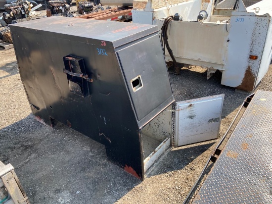 PICKUP TRUCK BEHIND CAB TOOL BOX