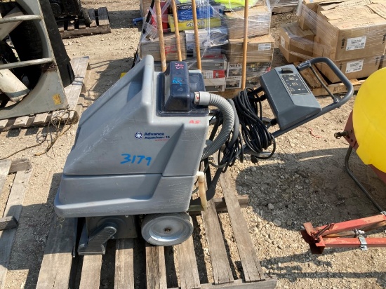 ADVANCE AQUACLEAN 15 ELECTRIC FLOOR CLEANER
