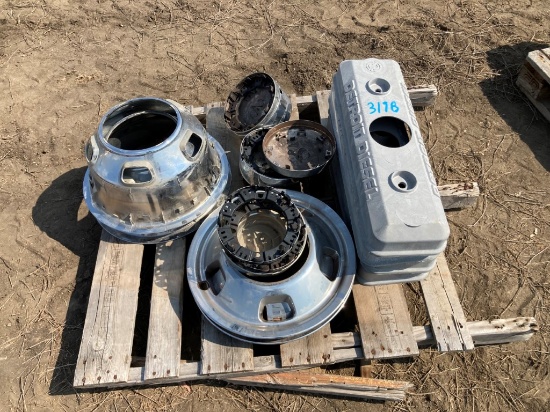 DETROIT DIESEL VALVE COVERS & DODGE CHROME WHEEL COVERS