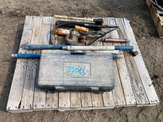 ASSORTED HYDRAULIC PULLERS