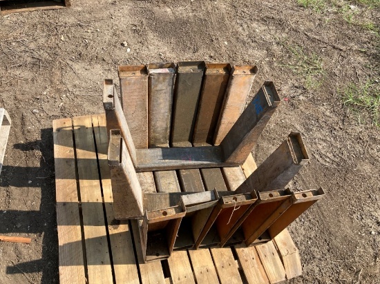 PALLET OF METAL RACKS/BRACES
