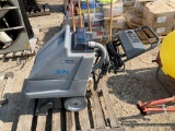 ADVANCE AQUACLEAN 15 ELECTRIC FLOOR CLEANER
