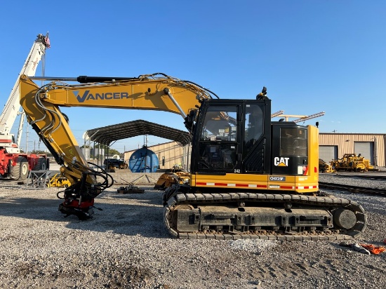 2019 Caterpillar CHX25 / 325F LCR Hi-Rail Excavator with 2019 Rototilt R6 Tiltrotator,
