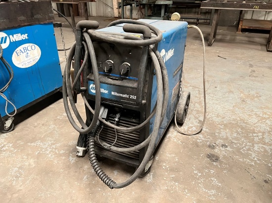 MILLER MILLERMATIC 252 WELDER, S# MJ370504N