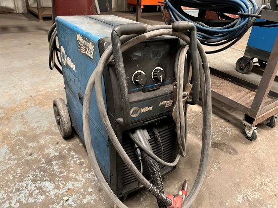 MILLER MILLERMATIC 252 WELDER, S# MC101262N