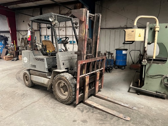 CLARK S30 STRAIGHT MAST FORKLIFT, 3,595+ hrs,  6,000LB (RESERVED FOR USE, C
