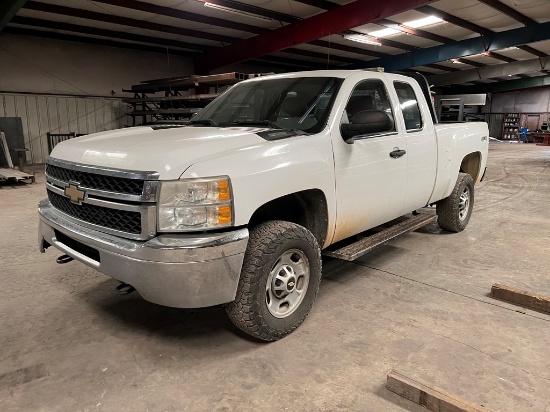 2011 CHEVROLET SILVERADO TRUCK, 270k+ mi,  4 X 4, V8 GAS, AUTO, PS, AC S# 1