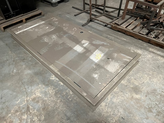 METAL DOOR