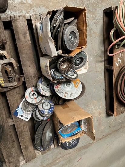 LOT OF GRINDER WHEELS