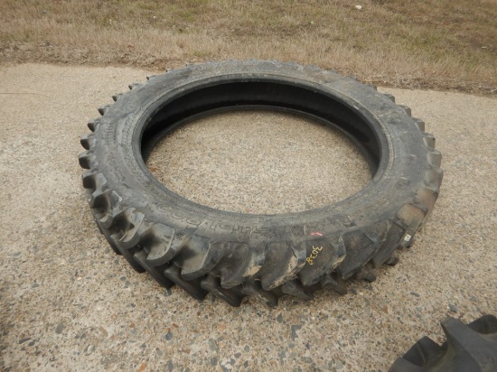 (1) NEW 320/90R-46 REAR TRACTOR TIRE