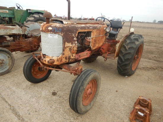 CASE 300 WHEEL TRACTOR  DIESEL ENGINE, 3 PT LIFT, RUNNING!!!