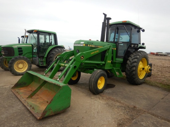 JOHN DEERE 4450 WHEEL TRACTOR 2,556 +/- HOURS SHOWING  CAB, AIR, 18.4-R38 R