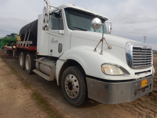 "2004 FREIGHTLINER COLUMBIA 120 TRUCK TRACTOR 675,254  410 HP MERCEDES ENGI