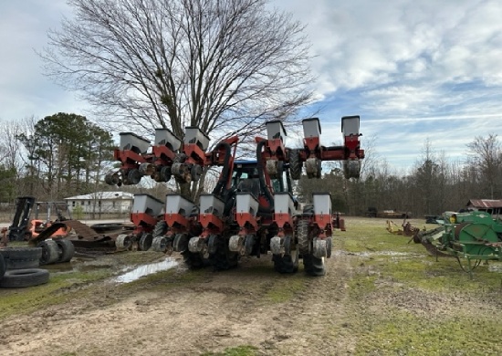 "CASE IH 1200 STACK FOLD PLANTER  12 ROW, 30 INCH SPACING, HOPPER EXTENDORS