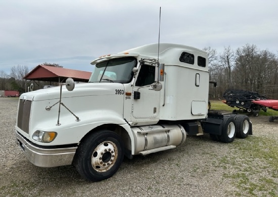2006 INTERNATIONAL 9400I SLEEPER  CUMMINS DIESEL, 10 SPEED, AIR RODE, TWIN