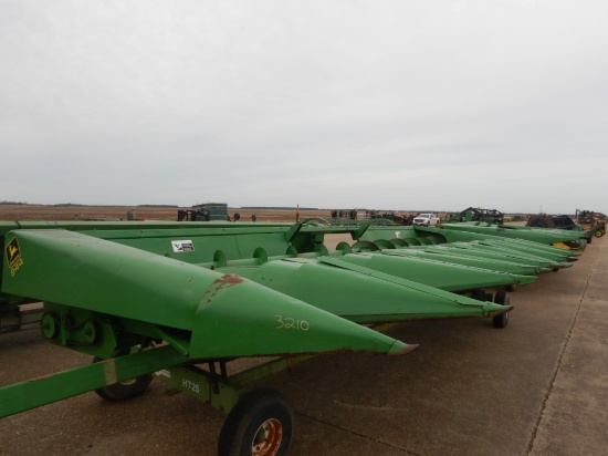 JOHN DEERE 844, 8 ROW CORN HEADER  38 INCH SPACING